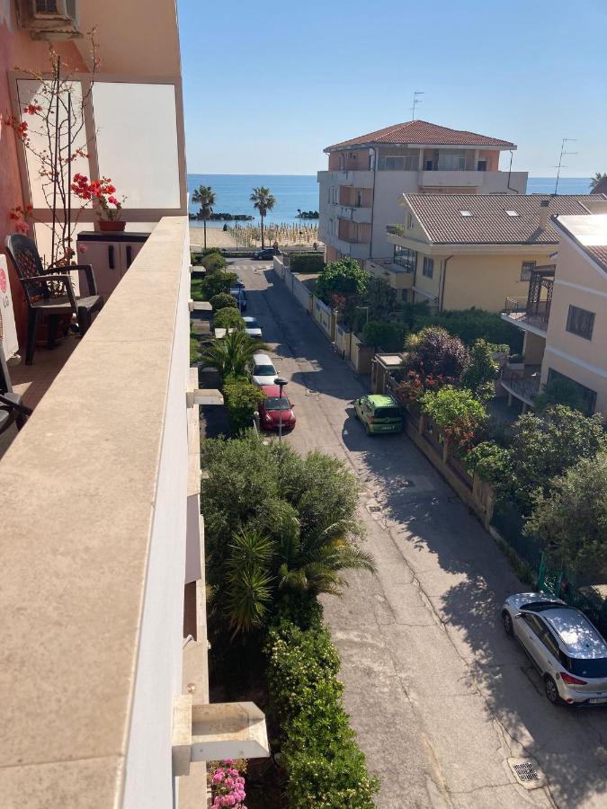 Apartamento Teresa Al Mare Montesilvano Marina Exterior foto